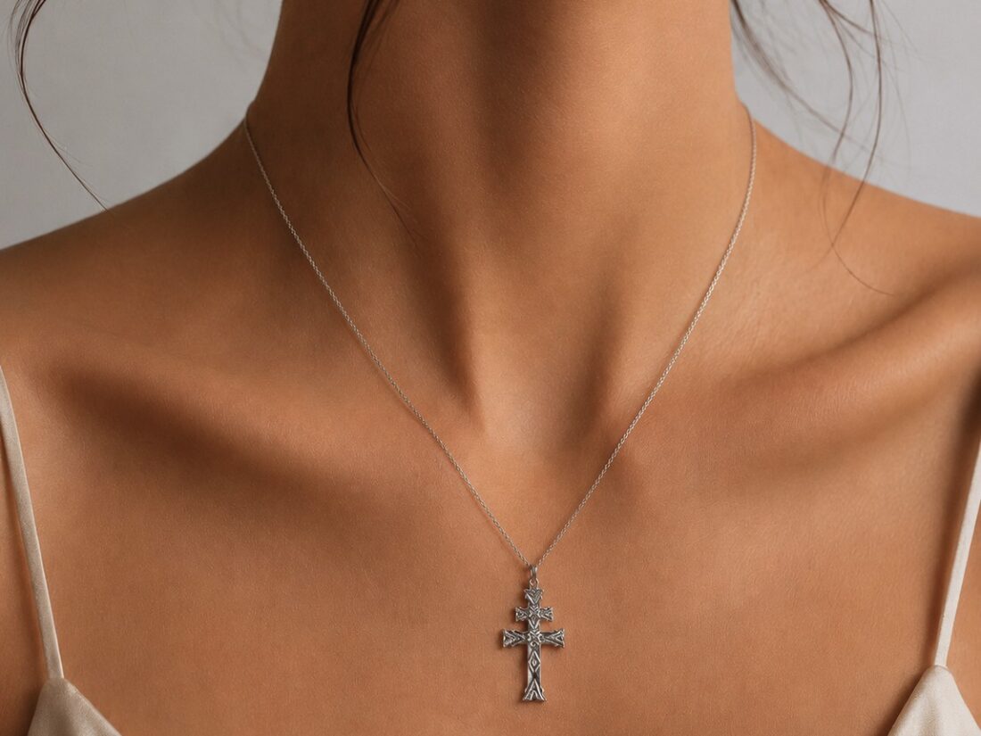 CRUZ CARAVACA ORO BLANCO 18K LISA