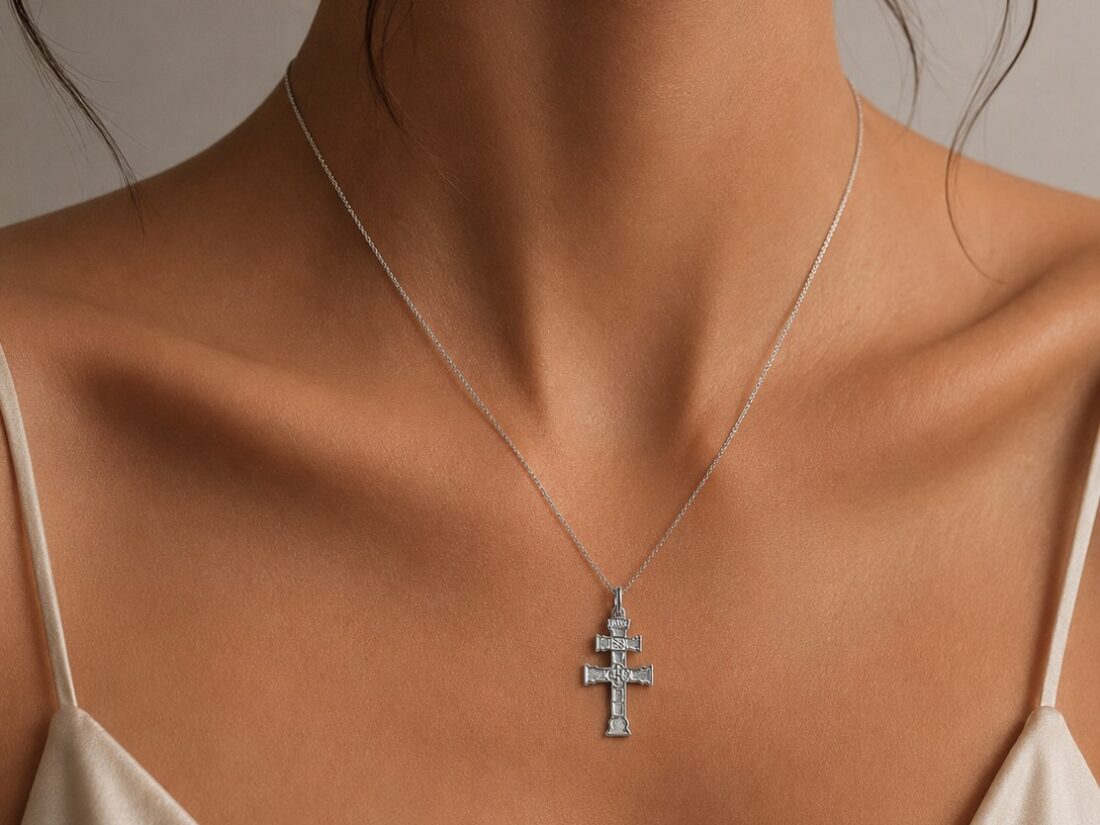 CRUZ CARAVACA ORO BLANCO 18K LISA